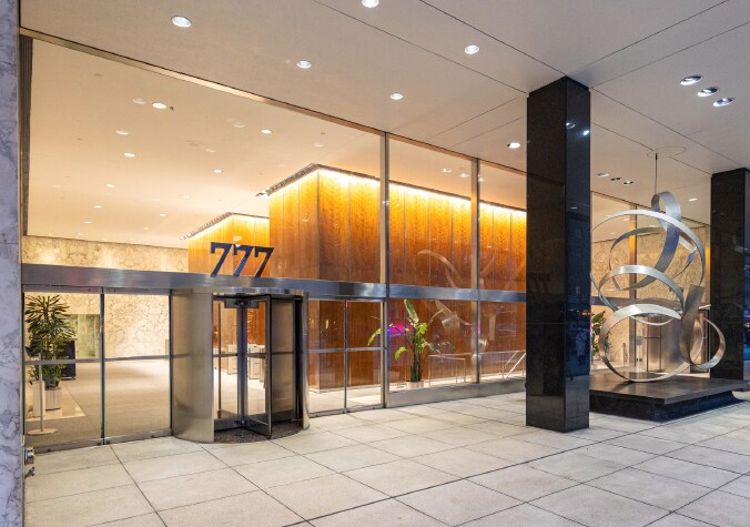 777 Third Ave, New York, NY à louer - Photo du bâtiment - Image 2 de 6