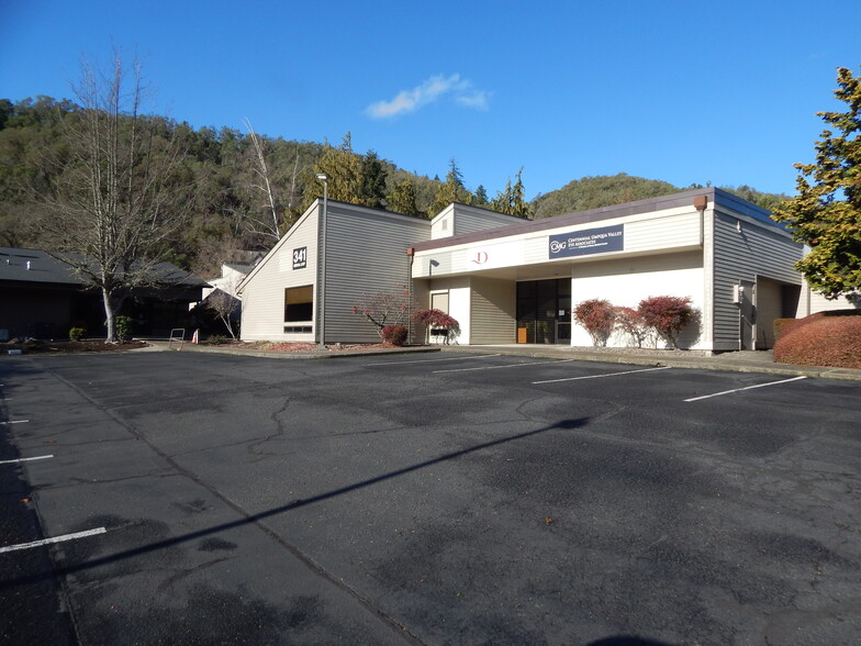 341 NW Medical Loop, Roseburg, OR for lease - Building Photo - Image 1 of 27