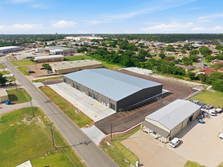 109 - 117 Ava dr, Hewitt, TX for lease - Building Photo - Image 2 of 6