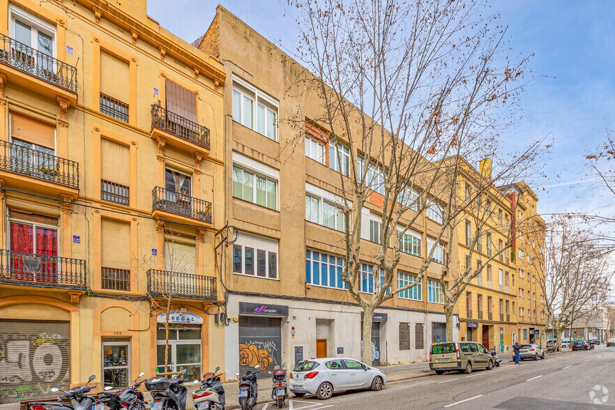 Carrer de Llull, 105, Barcelone, Barcelona à louer - Photo du bâtiment - Image 2 de 4