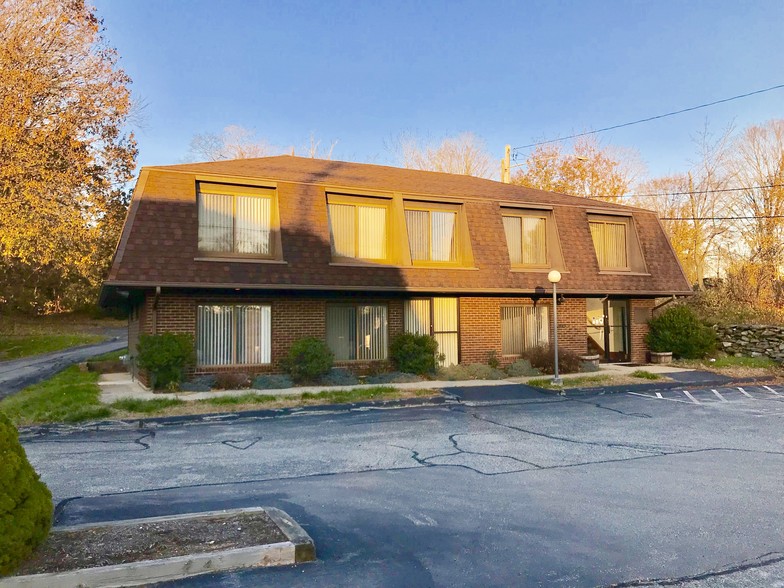 207 W Town St, Norwich, CT for sale - Building Photo - Image 1 of 1