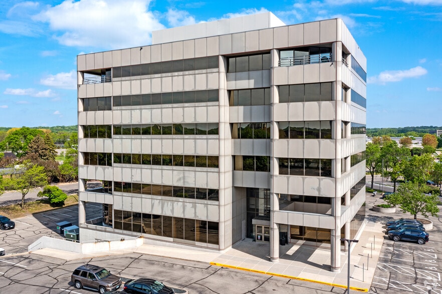 5151 Edina Industrial Blvd, Edina, MN for lease - Building Photo - Image 3 of 6