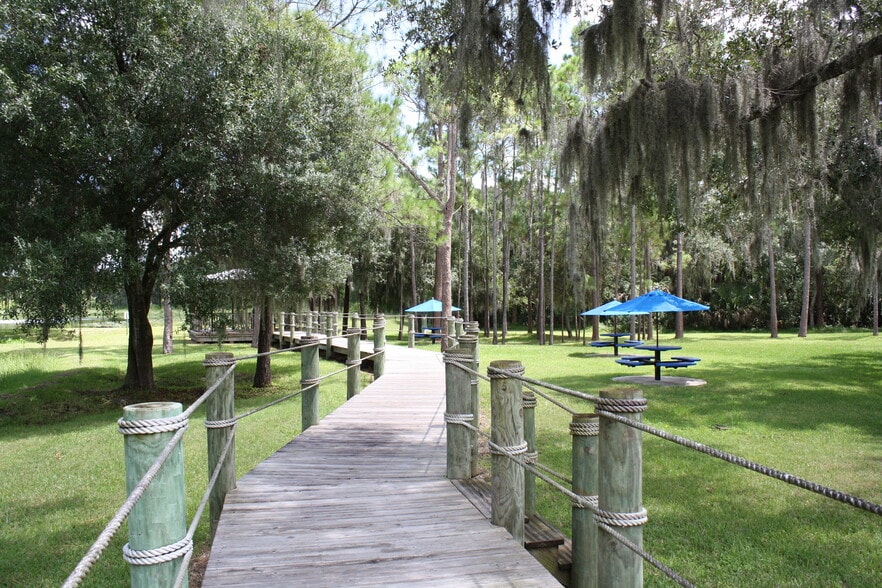 1301 Sarasota Center Blvd, Sarasota, FL à louer - Photo du bâtiment - Image 3 de 7