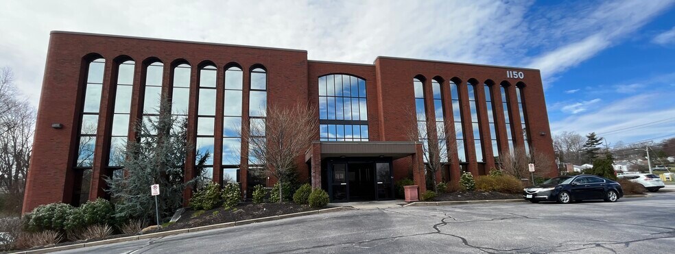 1150 Reservoir Ave, Cranston, RI à vendre - Photo du bâtiment - Image 2 de 4