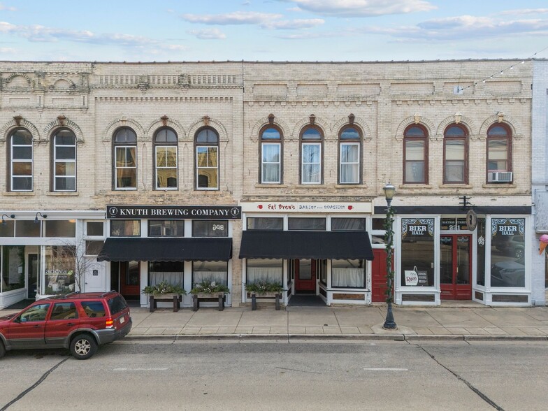 223 Watson St, Ripon, WI for sale - Primary Photo - Image 1 of 29