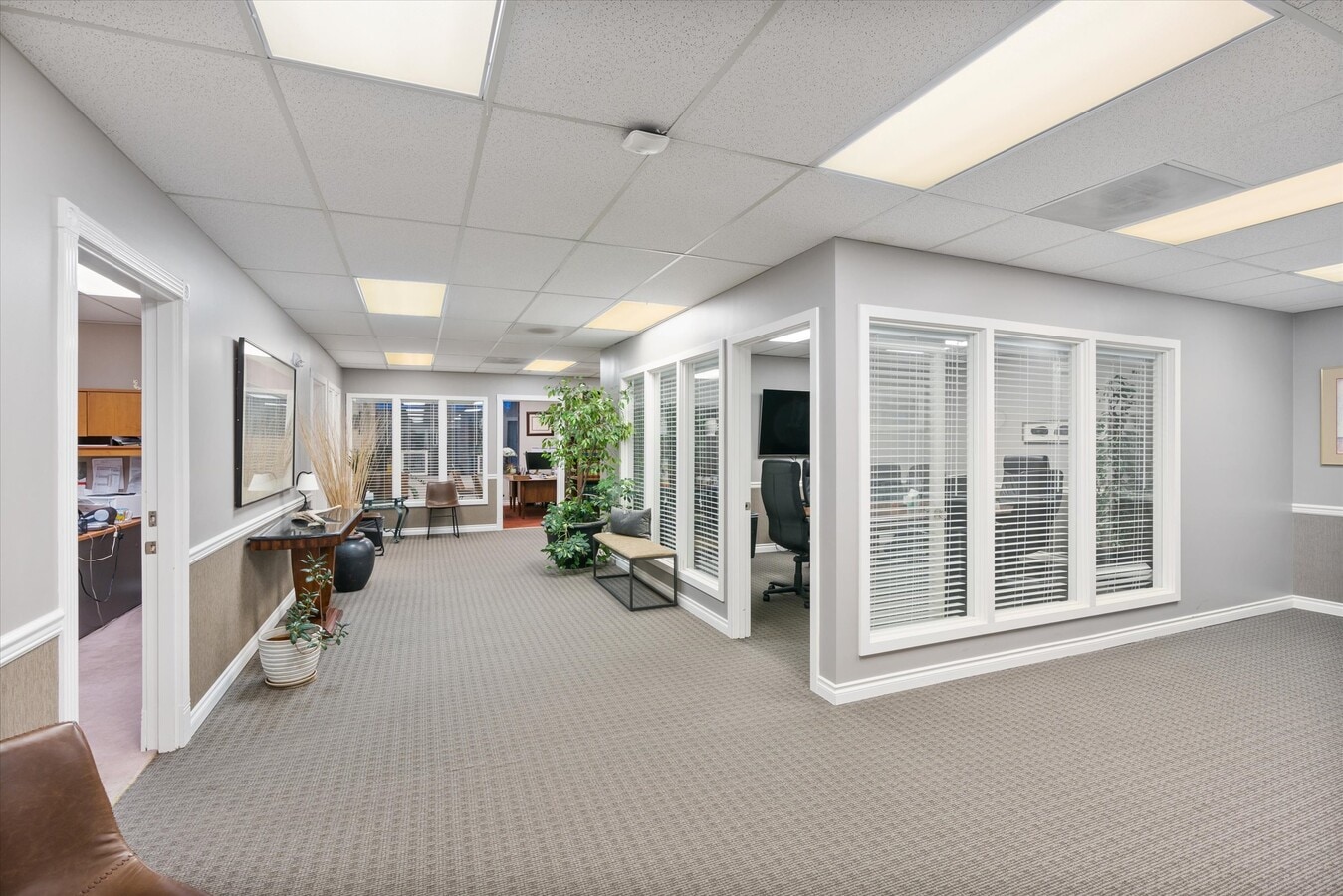 321 Burnett Ave S, Renton, WA 98057 - Unité 200 -  - Photo intérieure - Image 1 of 3