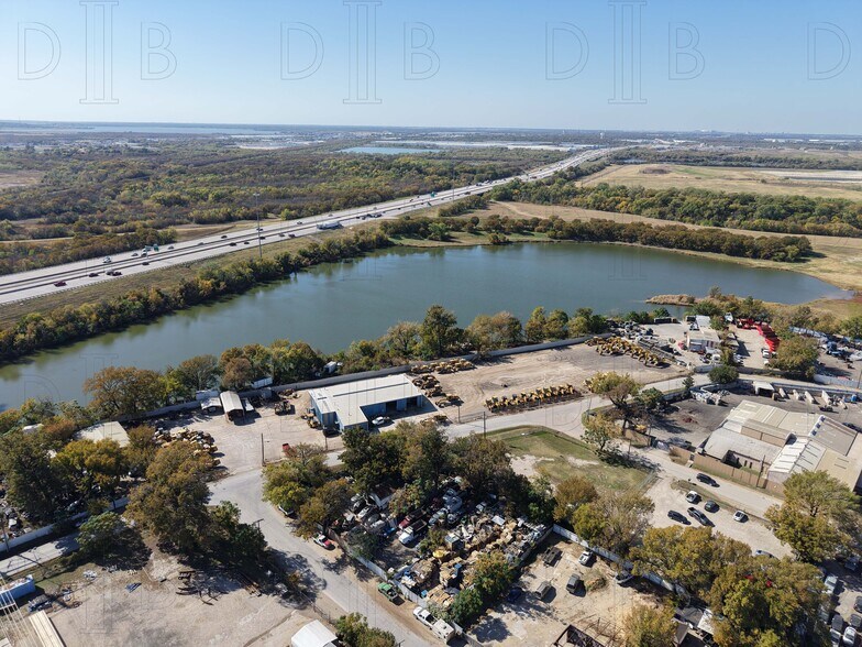 6110 Chippewa Dr, Dallas, TX à louer - Photo du bâtiment - Image 3 de 4