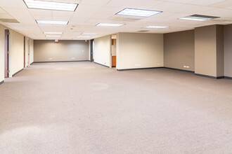 3701 Algonquin Rd, Rolling Meadows, IL for lease Interior Photo- Image 2 of 5