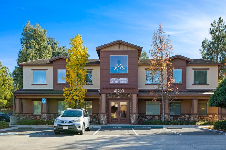 41700 Ivy St, Murrieta, CA à vendre - Photo du bâtiment - Image 1 de 4