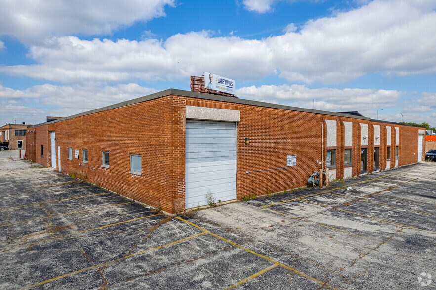 740-742 N Princeton Ave, Villa Park, IL à louer - Photo du bâtiment - Image 2 de 9