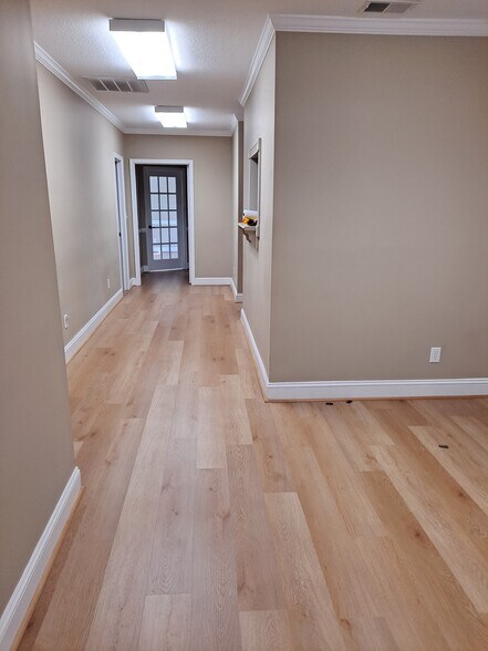 763 J Clyde Morris Blvd, Newport News, VA à louer - Photo du bâtiment - Image 3 de 14
