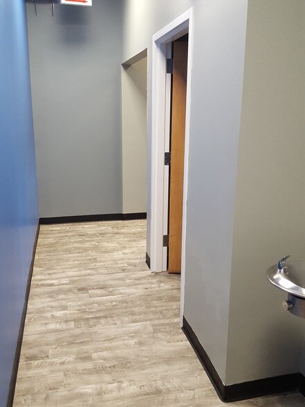 3855 N Cicero Ave, Chicago, IL for lease - Interior Photo - Image 3 of 11