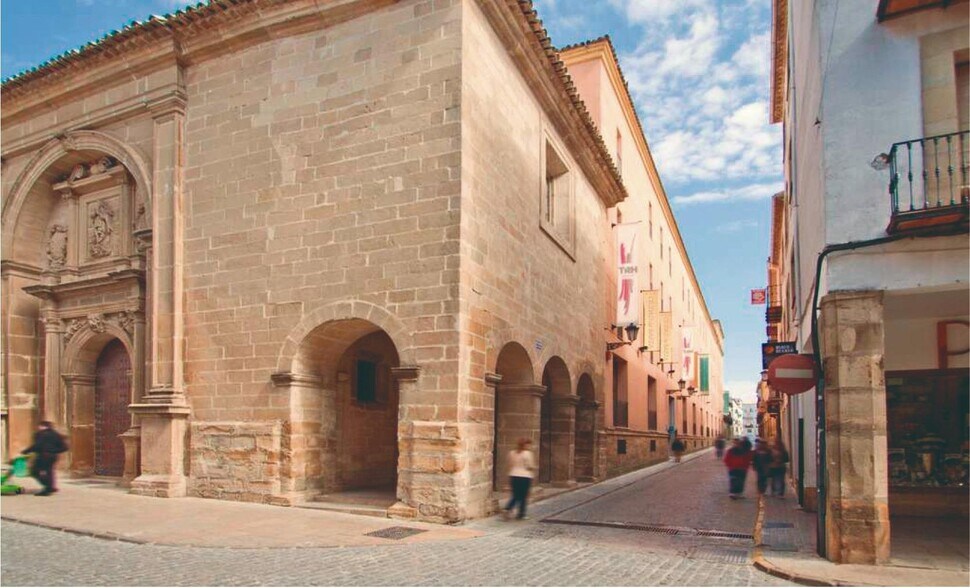Immeuble residentiel dans Baeza, Jaén à vendre - Photo du bâtiment - Image 3 de 18