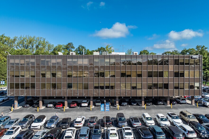 3003 New Hyde Park Rd, Lake Success, NY à louer - Photo du bâtiment - Image 2 de 4
