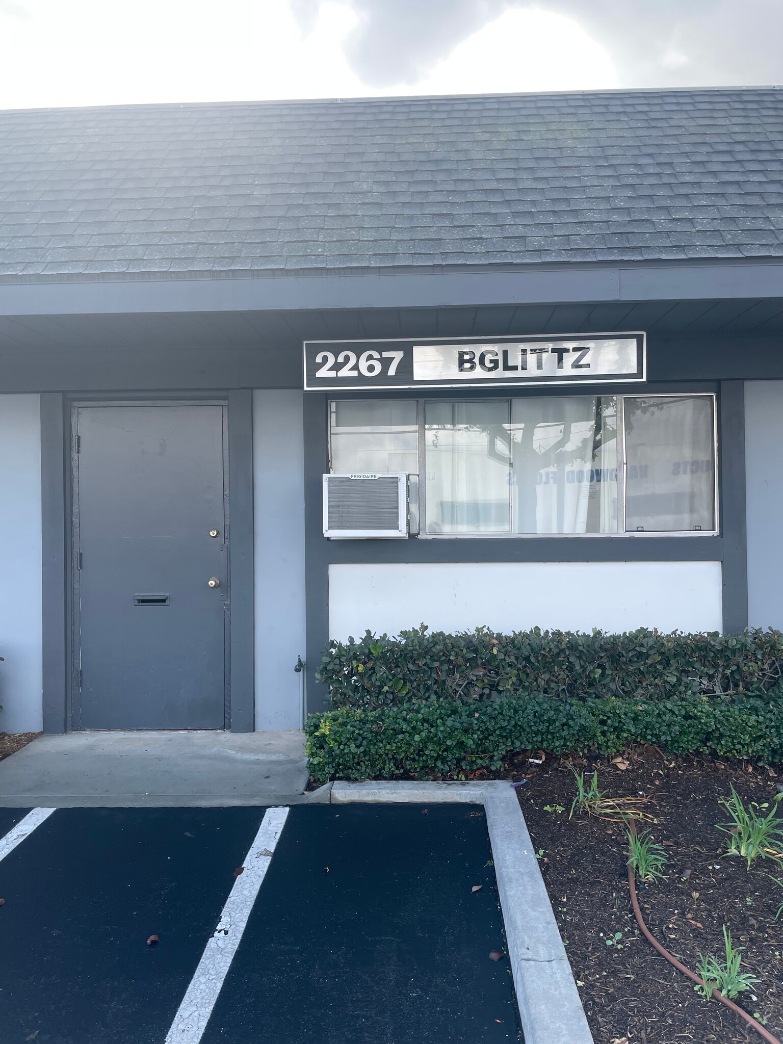 2261-2271 Ritchey St, Santa Ana, CA for lease Interior Photo- Image 1 of 2