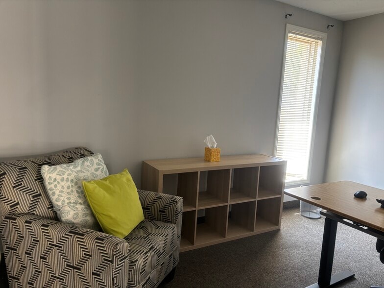 10 S Portage Path, Akron, OH for lease - Building Photo - Image 3 of 13