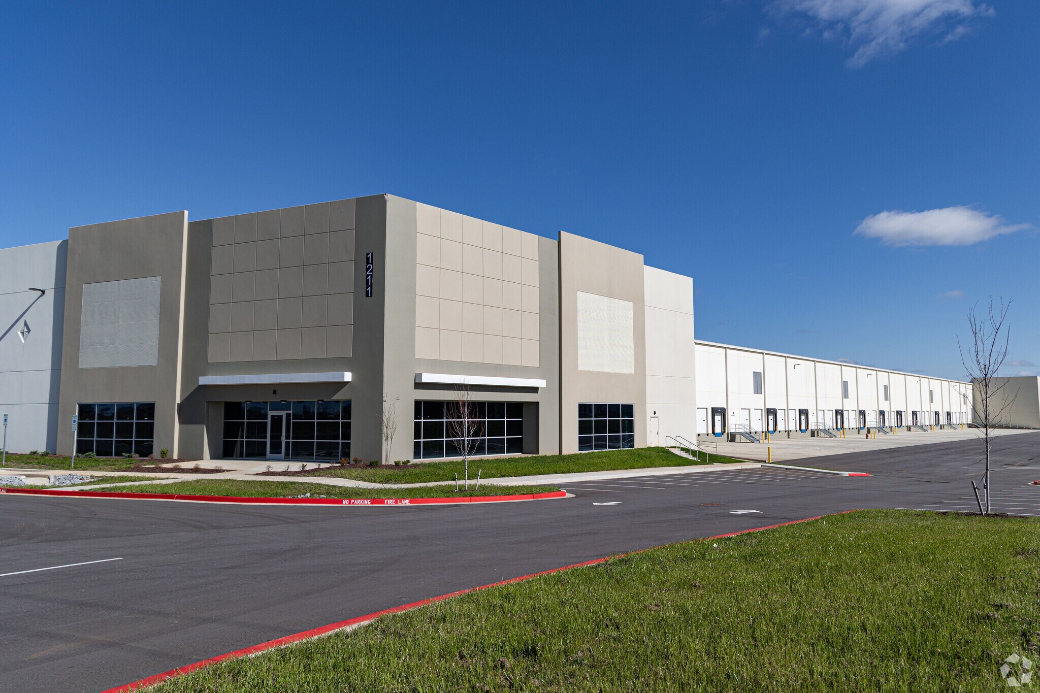 1211 Vaughn Pky, Portland, TN for lease Primary Photo- Image 1 of 8