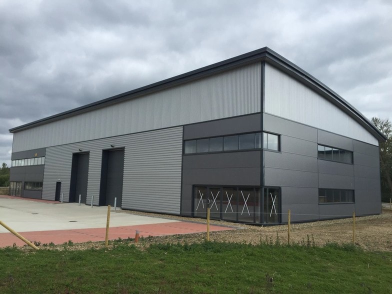 2 The Lakes Business Park, Huntingdon à vendre - Photo du bâtiment - Image 2 de 9