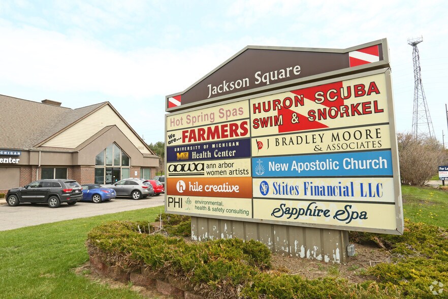 4788-4900 Jackson Rd, Ann Arbor, MI à louer - Photo du bâtiment - Image 3 de 13