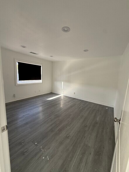 1304 Santa Anita Ave, South El Monte, CA à louer - Photo du bâtiment - Image 3 de 10