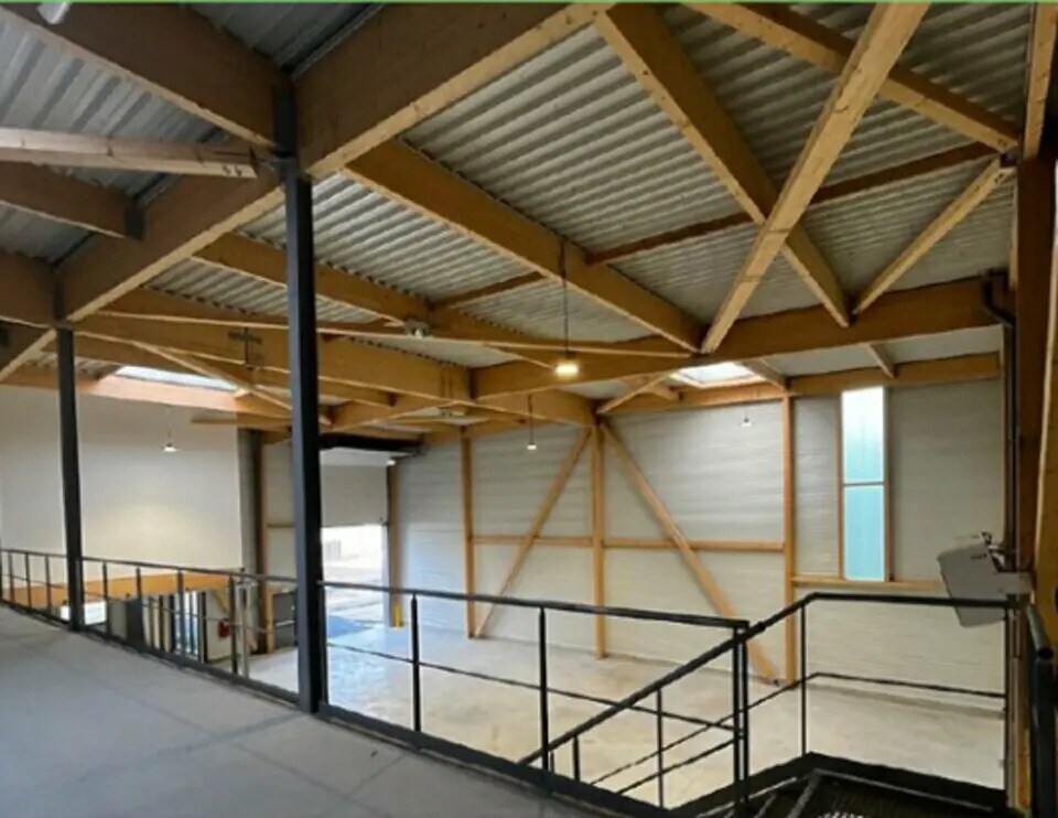 Flex in Chanteloup-en-Brie for lease Interior Photo- Image 1 of 3