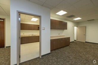 12470 Telecom Dr, Tampa, FL à vendre Photo intérieure- Image 2 de 8