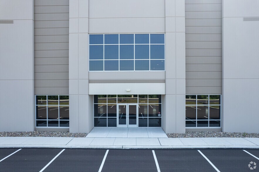 2230 Newlins Mill Rd, Easton, PA for lease - Building Photo - Image 2 of 5