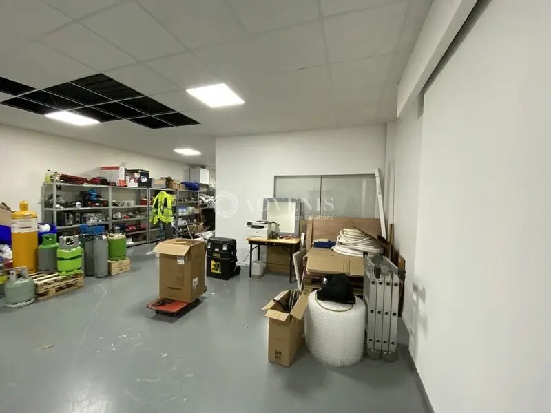 Flex in Montigny-le-Bretonneux for lease Primary Photo- Image 1 of 6