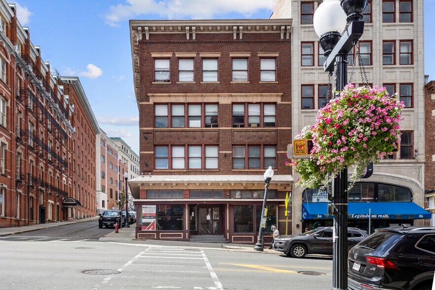 82 N Pearl St, Albany, NY à vendre - Photo du bâtiment - Image 2 de 46