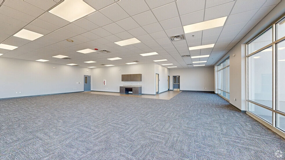 Gateway Blvd W, El Paso, TX for lease - Matterport 3D Scan - Image 3 of 15