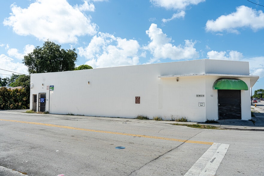 114 NW 22nd Ave, Miami, FL for sale - Building Photo - Image 2 of 11