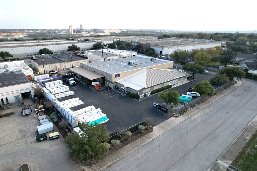 13726-13730 Lookout Rd, San Antonio, TX à vendre - Photo du bâtiment - Image 2 de 45