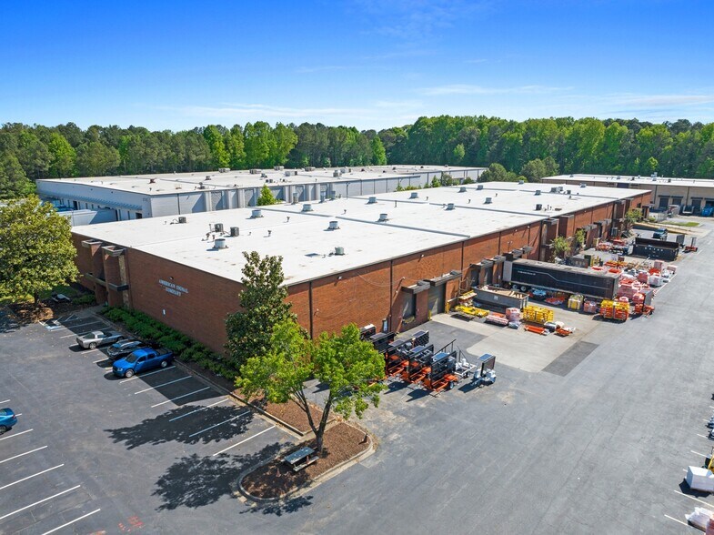 2775 Bankers Industrial Dr, Atlanta, GA à louer - Photo du bâtiment - Image 1 de 8