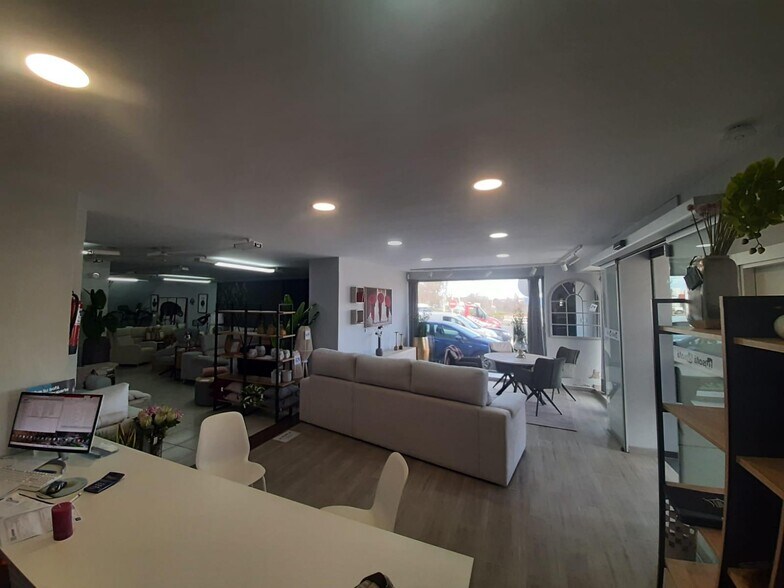 Industriel dans Cáceres, Cáceres à vendre - Photo du bâtiment - Image 3 de 30