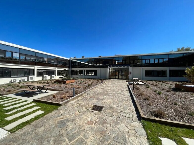 8 Boulevard Albert Einstein, Nantes à louer - Photo du bâtiment - Image 1 de 15