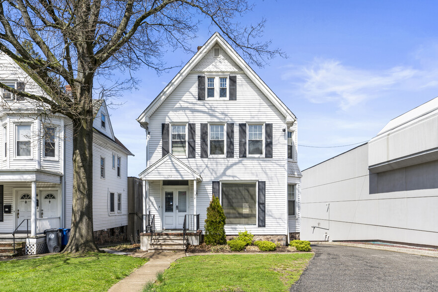 132 Engle St, Englewood, NJ for sale - Building Photo - Image 1 of 1