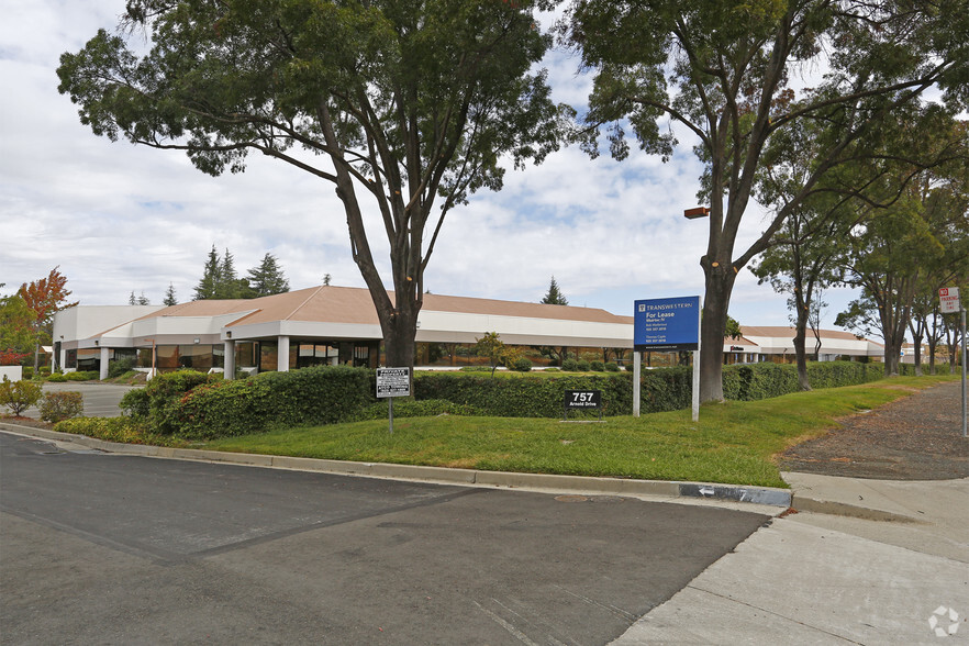 757 Arnold Dr, Martinez, CA for lease - Building Photo - Image 1 of 5