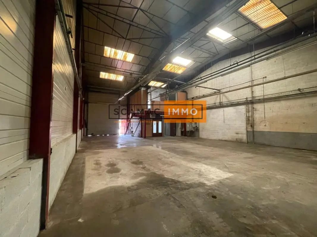 Office in Wissous for lease Building Photo- Image 1 of 6