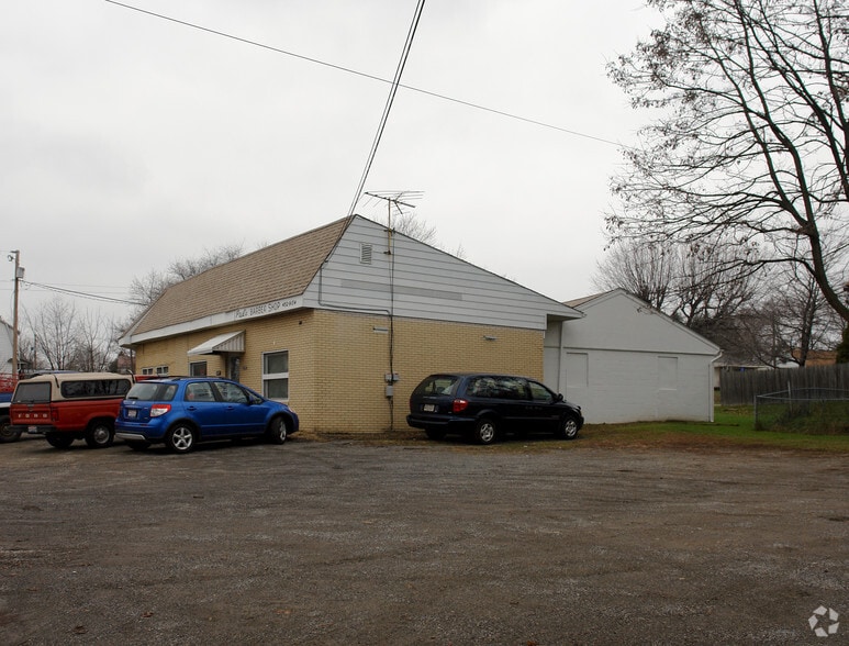 3705 Mahoning Rd NE, Canton, OH à vendre - Photo principale - Image 3 de 4