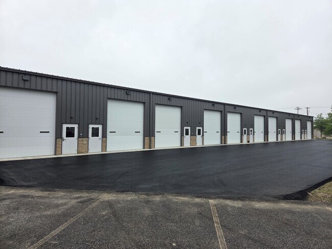 Plus de détails pour 335 Compass Cir, North Kingstown, RI - Industriel à vendre