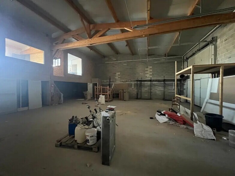 Flex in Biganos for lease - Interior Photo - Image 2 of 15