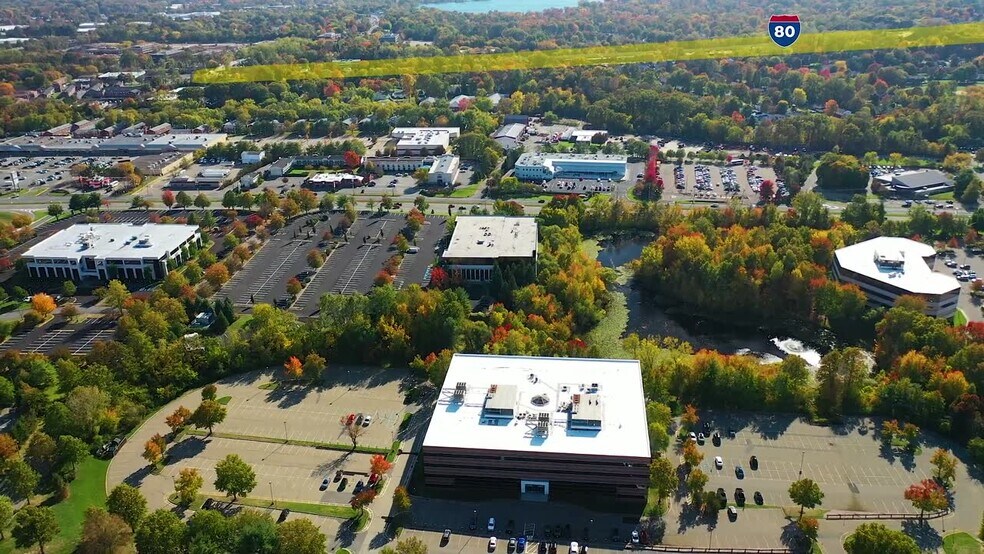 35 Waterview Blvd, Parsippany, NJ à louer - Vidéo sur l’inscription commerciale - Image 2 de 21