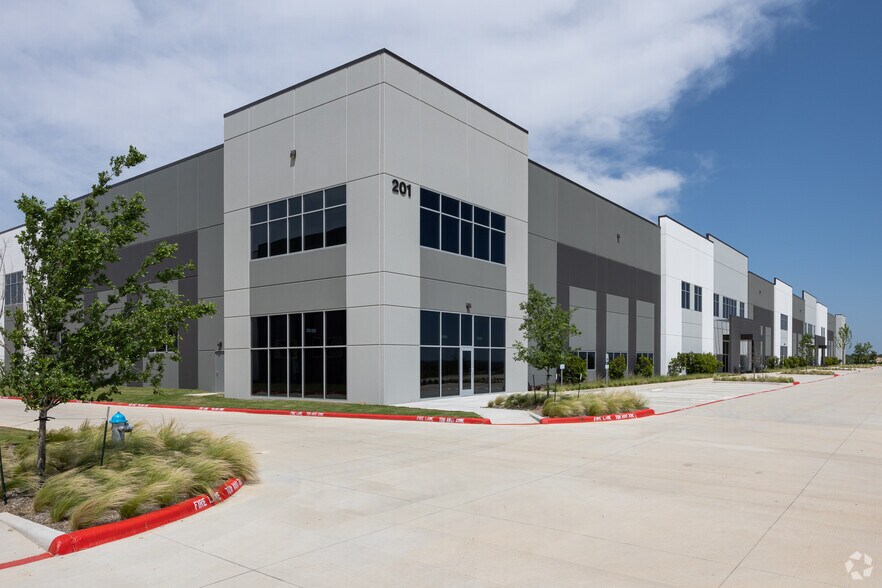 100 Velocity Dr, Georgetown, TX à louer - Photo du bâtiment - Image 2 de 11