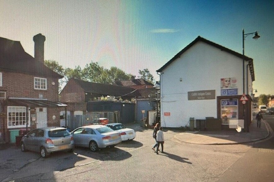 38-40 High St, Bagshot for lease - Building Photo - Image 1 of 2