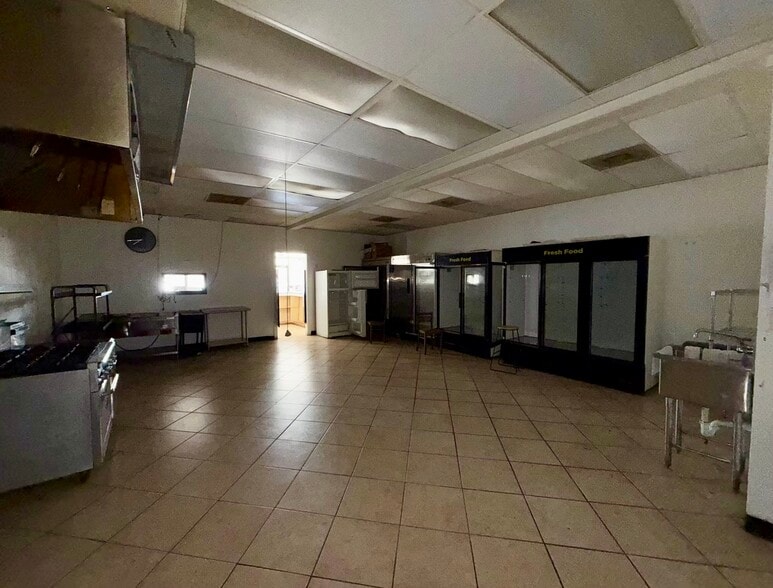 1625 E University Dr, Auburn, AL for lease - Building Photo - Image 3 of 7