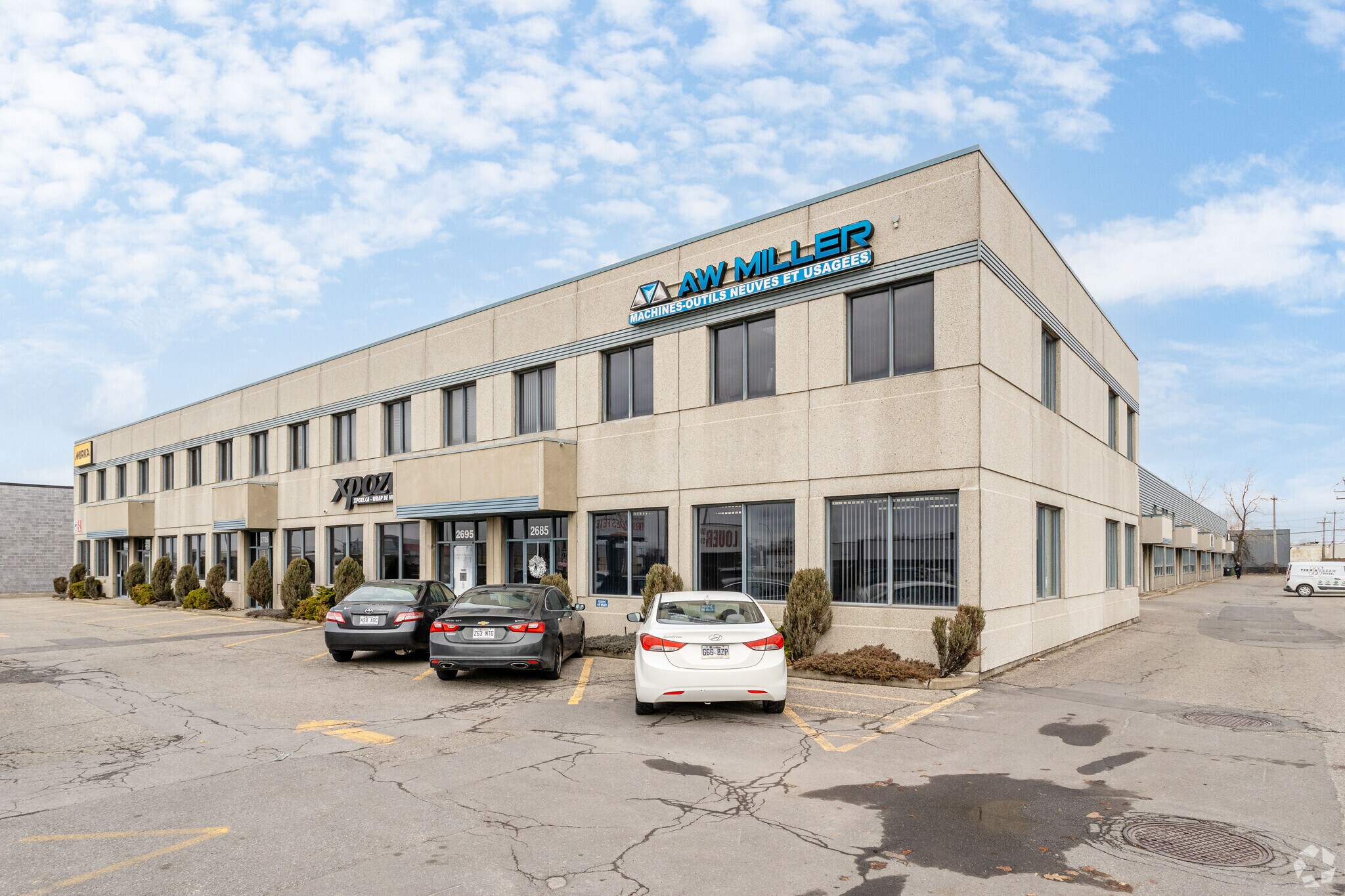 2635-2755 Boul Pitfield, Montréal, QC for sale Primary Photo- Image 1 of 1