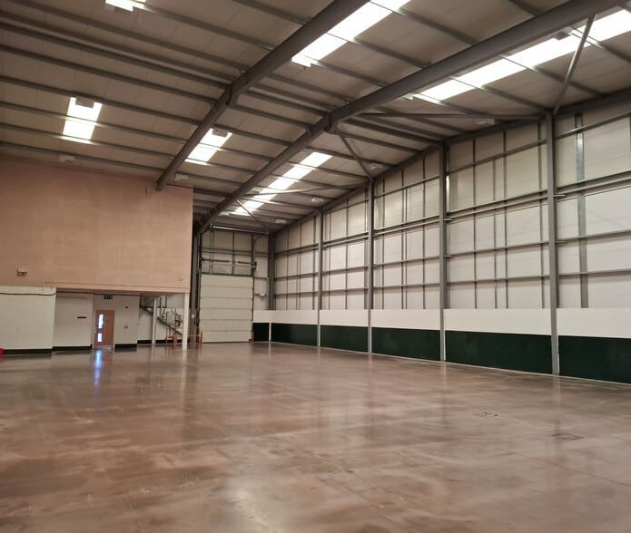 The Quadrant Centre, Quedgeley for lease - Building Photo - Image 2 of 5