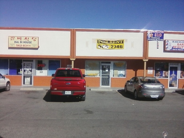 5712-5720 Dyer St, El Paso, TX for lease - Building Photo - Image 2 of 6