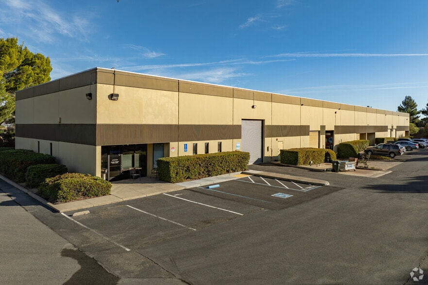 3070 Bay Vista Ct, Benicia, CA for lease - Primary Photo - Image 1 of 3