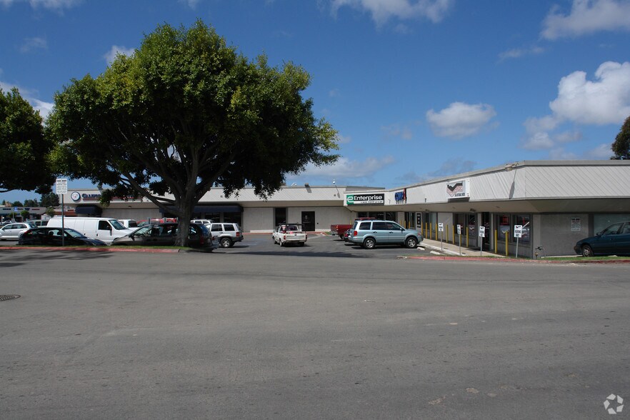 8252 Clairemont Mesa Blvd, San Diego, CA à louer - Photo du bâtiment - Image 2 de 5